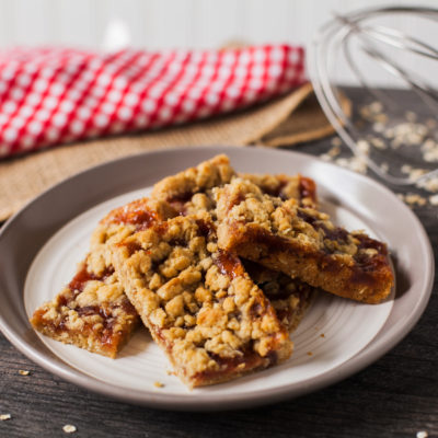 Strawberry-Oatmeal Bars<br>Delivery September 1-5