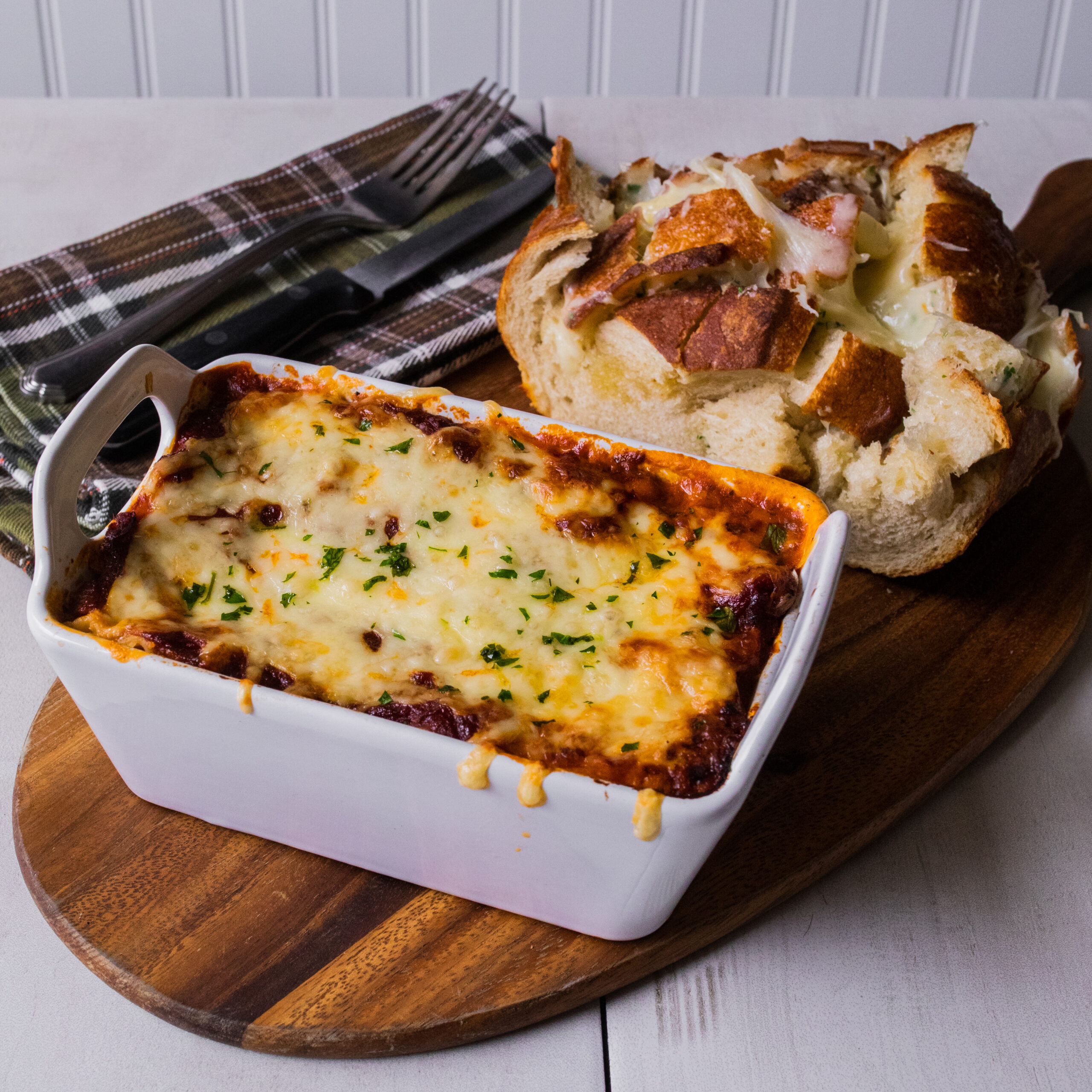 Spinach-Artichoke Lasagna with Cheesy Pull-Apart Garlic Bread<br>Delivery July 27 - 31